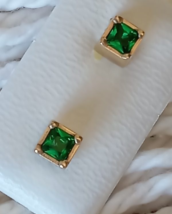 Brincos Ponto de Luz Quadrado, em Ouro 9KT