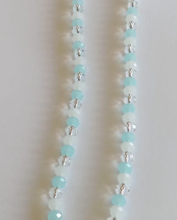 Colar Contas Azuis e Brancas e Pendente Coração Azul