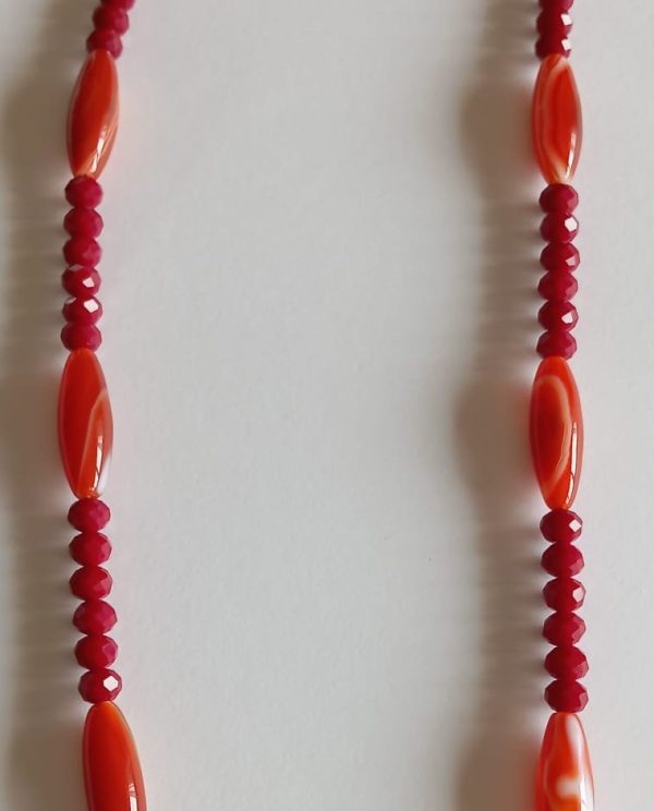 Colar com Contas em Ágata Natural e em Vidro Vermelho