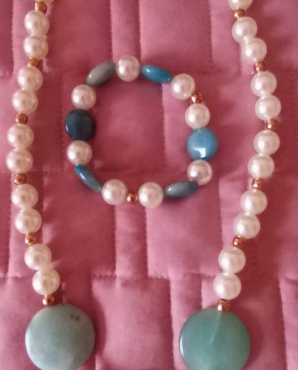 Conjunto Colar e Pulseira com pérolas e contas pedra natural